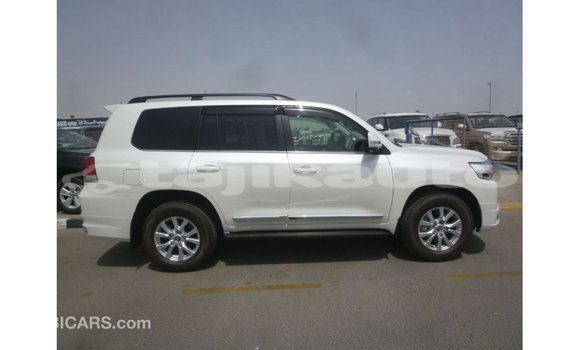 Buy Import Toyota Land Cruiser White Car in Import - Dubai in Dushanbe Buy Import Toyota Land Cruiser White Car in Import - Dubai in Dushanbe