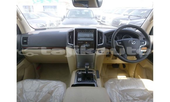 Buy Import Toyota Land Cruiser White Car in Import - Dubai in Dushanbe Buy Import Toyota Land Cruiser White Car in Import - Dubai in Dushanbe