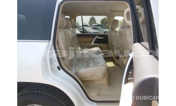 Buy Import Toyota Land Cruiser White Car in Import - Dubai in Dushanbe Buy Import Toyota Land Cruiser White Car in Import - Dubai in Dushanbe