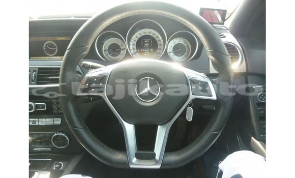 Buy Import Mercedes-Benz 200 Other Car in Import - Dubai in Dushanbe Buy Import Mercedes-Benz 200 Other Car in Import - Dubai in Dushanbe