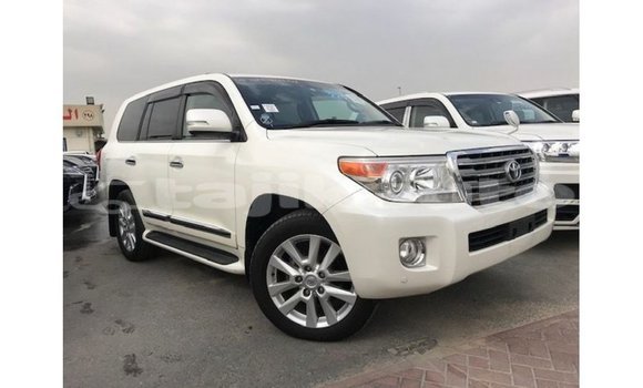 Buy Import Toyota Land Cruiser White Car in Import - Dubai in Dushanbe Buy Import Toyota Land Cruiser White Car in Import - Dubai in Dushanbe