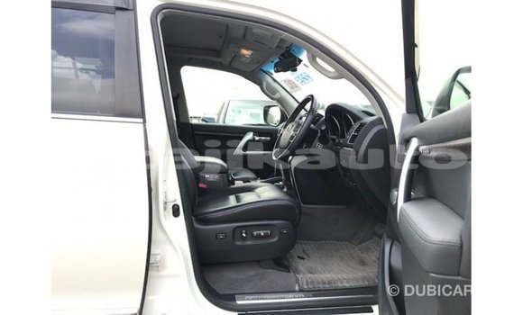 Buy Import Toyota Land Cruiser White Car in Import - Dubai in Dushanbe Buy Import Toyota Land Cruiser White Car in Import - Dubai in Dushanbe