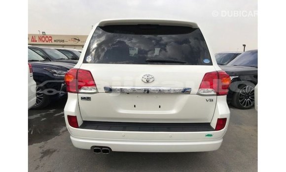 Buy Import Toyota Land Cruiser White Car in Import - Dubai in Dushanbe Buy Import Toyota Land Cruiser White Car in Import - Dubai in Dushanbe