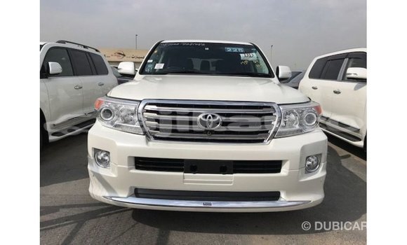 Buy Import Toyota Land Cruiser White Car in Import - Dubai in Dushanbe Buy Import Toyota Land Cruiser White Car in Import - Dubai in Dushanbe