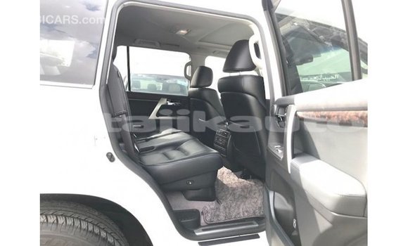 Buy Import Toyota Land Cruiser White Car in Import - Dubai in Dushanbe Buy Import Toyota Land Cruiser White Car in Import - Dubai in Dushanbe
