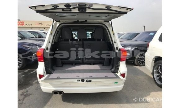 Buy Import Toyota Land Cruiser White Car in Import - Dubai in Dushanbe Buy Import Toyota Land Cruiser White Car in Import - Dubai in Dushanbe