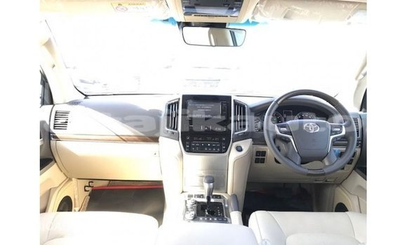 Buy Import Toyota Land Cruiser White Car in Import - Dubai in Dushanbe Buy Import Toyota Land Cruiser White Car in Import - Dubai in Dushanbe