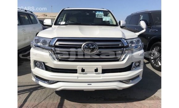Buy Import Toyota Land Cruiser White Car in Import - Dubai in Dushanbe Buy Import Toyota Land Cruiser White Car in Import - Dubai in Dushanbe
