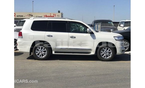 Buy Import Toyota Land Cruiser White Car in Import - Dubai in Dushanbe Buy Import Toyota Land Cruiser White Car in Import - Dubai in Dushanbe