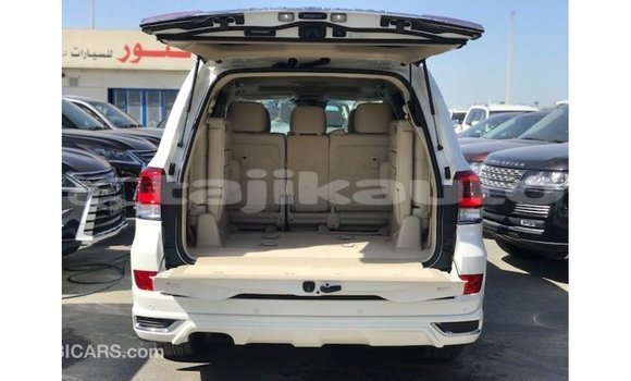 Buy Import Toyota Land Cruiser White Car in Import - Dubai in Dushanbe Buy Import Toyota Land Cruiser White Car in Import - Dubai in Dushanbe