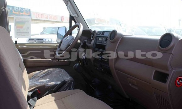 Buy Import Toyota Land Cruiser Beige Car in Import - Dubai in Dushanbe Buy Import Toyota Land Cruiser Beige Car in Import - Dubai in Dushanbe