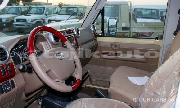Buy Import Toyota Land Cruiser Beige Car in Import - Dubai in Dushanbe Buy Import Toyota Land Cruiser Beige Car in Import - Dubai in Dushanbe