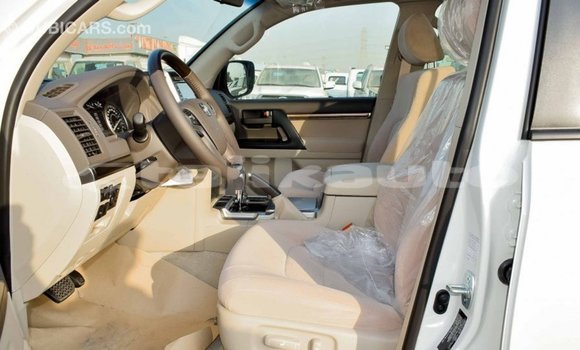 Buy Import Toyota Land Cruiser White Car in Import - Dubai in Dushanbe Buy Import Toyota Land Cruiser White Car in Import - Dubai in Dushanbe