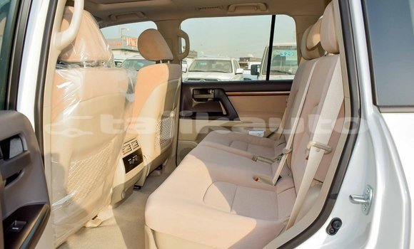 Buy Import Toyota Land Cruiser White Car in Import - Dubai in Dushanbe Buy Import Toyota Land Cruiser White Car in Import - Dubai in Dushanbe