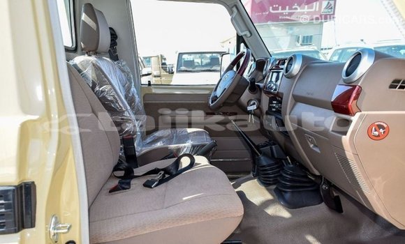 Buy Import Toyota Land Cruiser Beige Car in Import - Dubai in Dushanbe Buy Import Toyota Land Cruiser Beige Car in Import - Dubai in Dushanbe