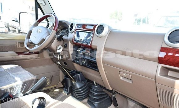 Buy Import Toyota Land Cruiser Beige Car in Import - Dubai in Dushanbe Buy Import Toyota Land Cruiser Beige Car in Import - Dubai in Dushanbe
