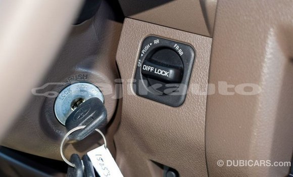 Buy Import Toyota Land Cruiser Beige Car in Import - Dubai in Dushanbe Buy Import Toyota Land Cruiser Beige Car in Import - Dubai in Dushanbe