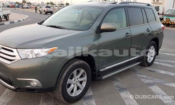 Buy Import Toyota Highlander Green Car in Import - Dubai in Dushanbe Buy Import Toyota Highlander Green Car in Import - Dubai in Dushanbe