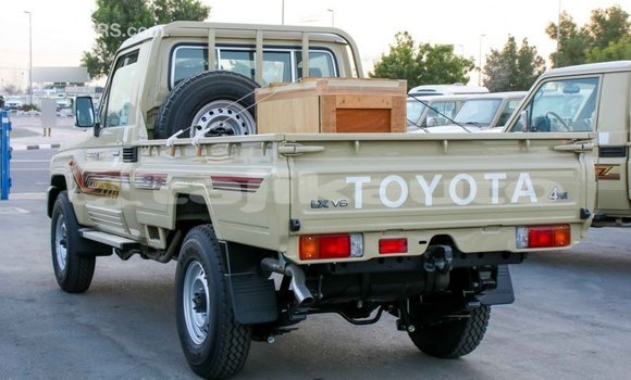 Buy Import Toyota Land Cruiser Beige Car in Import - Dubai in Dushanbe Buy Import Toyota Land Cruiser Beige Car in Import - Dubai in Dushanbe