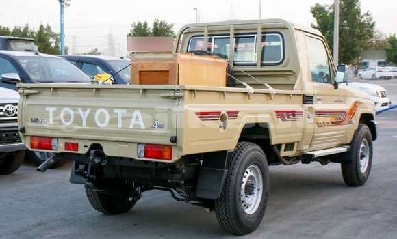 Buy Import Toyota Land Cruiser Beige Car in Import - Dubai in Dushanbe Buy Import Toyota Land Cruiser Beige Car in Import - Dubai in Dushanbe
