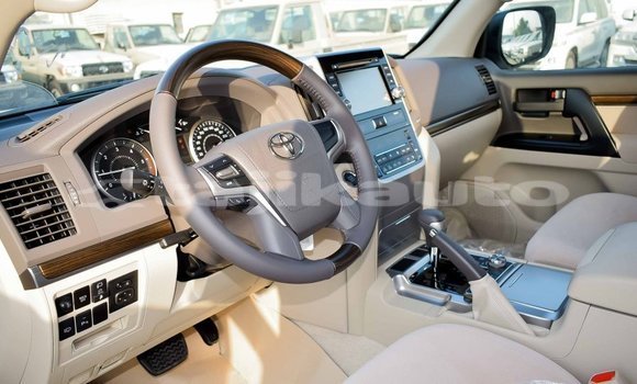 Buy Import Toyota Land Cruiser White Car in Import - Dubai in Dushanbe Buy Import Toyota Land Cruiser White Car in Import - Dubai in Dushanbe