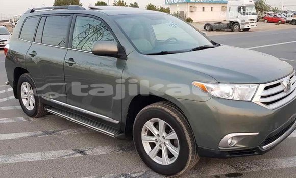 Buy Import Toyota Highlander Green Car in Import - Dubai in Dushanbe Buy Import Toyota Highlander Green Car in Import - Dubai in Dushanbe