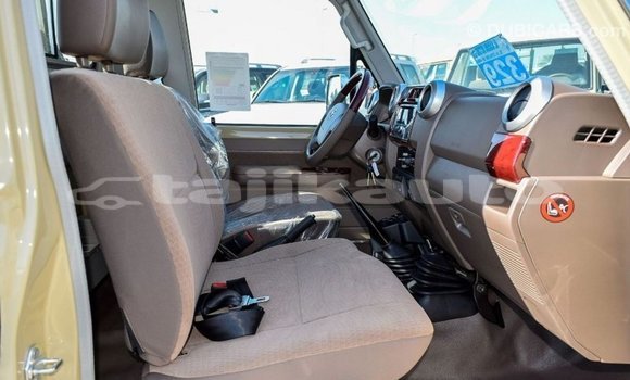Buy Import Toyota Land Cruiser Beige Car in Import - Dubai in Dushanbe Buy Import Toyota Land Cruiser Beige Car in Import - Dubai in Dushanbe