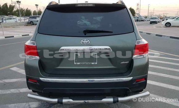 Buy Import Toyota Highlander Green Car in Import - Dubai in Dushanbe Buy Import Toyota Highlander Green Car in Import - Dubai in Dushanbe