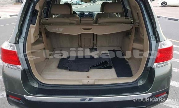 Buy Import Toyota Highlander Green Car in Import - Dubai in Dushanbe Buy Import Toyota Highlander Green Car in Import - Dubai in Dushanbe