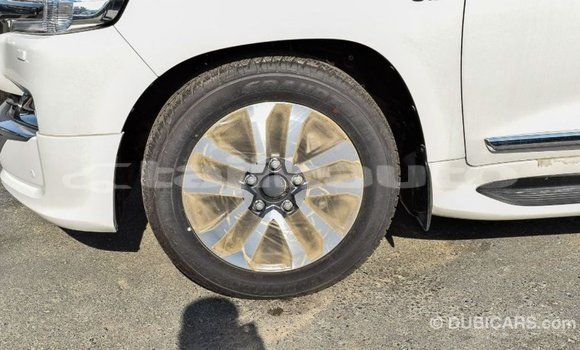 Buy Import Toyota Land Cruiser White Car in Import - Dubai in Dushanbe Buy Import Toyota Land Cruiser White Car in Import - Dubai in Dushanbe