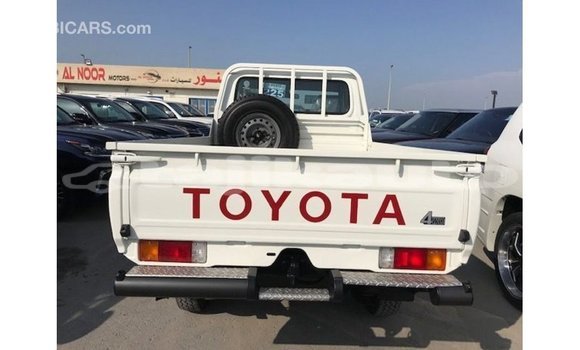 Buy Import Toyota Land Cruiser White Car in Import - Dubai in Dushanbe Buy Import Toyota Land Cruiser White Car in Import - Dubai in Dushanbe