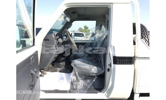 Buy Import Toyota Land Cruiser White Car in Import - Dubai in Dushanbe Buy Import Toyota Land Cruiser White Car in Import - Dubai in Dushanbe