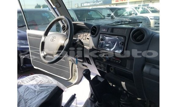 Buy Import Toyota Land Cruiser White Car in Import - Dubai in Dushanbe Buy Import Toyota Land Cruiser White Car in Import - Dubai in Dushanbe