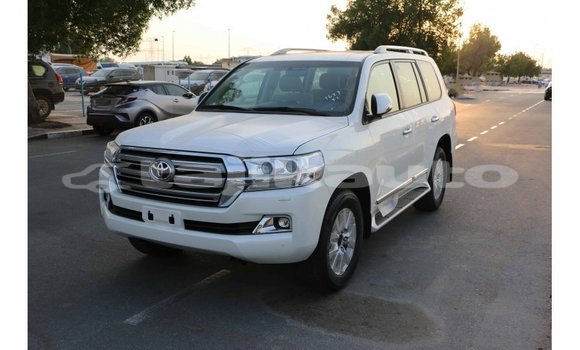 Buy Import Toyota Land Cruiser White Car in Import - Dubai in Dushanbe Buy Import Toyota Land Cruiser White Car in Import - Dubai in Dushanbe