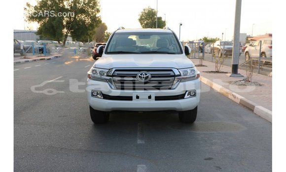 Buy Import Toyota Land Cruiser White Car in Import - Dubai in Dushanbe Buy Import Toyota Land Cruiser White Car in Import - Dubai in Dushanbe