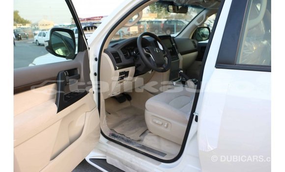 Buy Import Toyota Land Cruiser White Car in Import - Dubai in Dushanbe Buy Import Toyota Land Cruiser White Car in Import - Dubai in Dushanbe