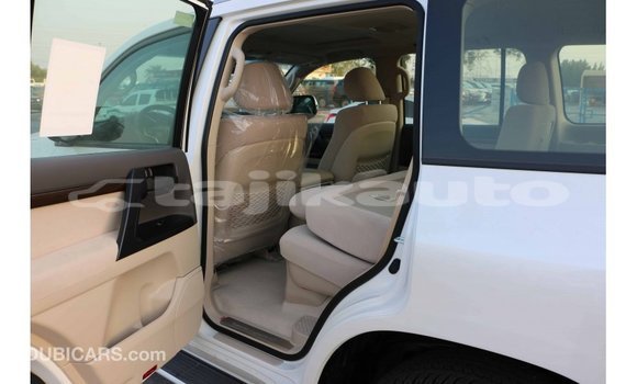 Buy Import Toyota Land Cruiser White Car in Import - Dubai in Dushanbe Buy Import Toyota Land Cruiser White Car in Import - Dubai in Dushanbe