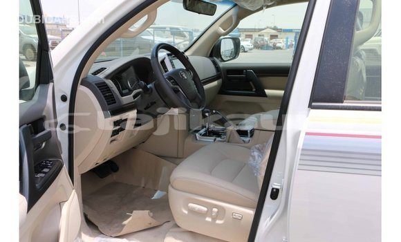 Buy Import Toyota Land Cruiser White Car in Import - Dubai in Dushanbe Buy Import Toyota Land Cruiser White Car in Import - Dubai in Dushanbe