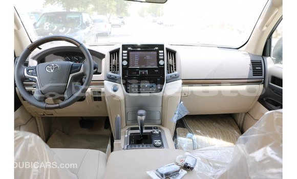 Buy Import Toyota Land Cruiser White Car in Import - Dubai in Dushanbe Buy Import Toyota Land Cruiser White Car in Import - Dubai in Dushanbe