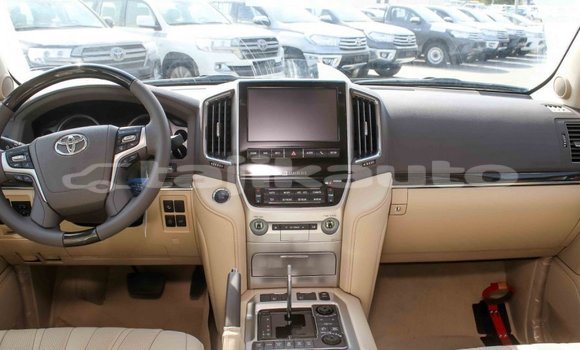 Buy Import Toyota Land Cruiser White Car in Import - Dubai in Dushanbe Buy Import Toyota Land Cruiser White Car in Import - Dubai in Dushanbe
