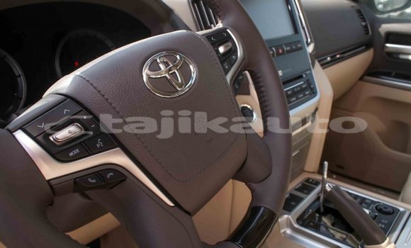 Buy Import Toyota Land Cruiser White Car in Import - Dubai in Dushanbe Buy Import Toyota Land Cruiser White Car in Import - Dubai in Dushanbe