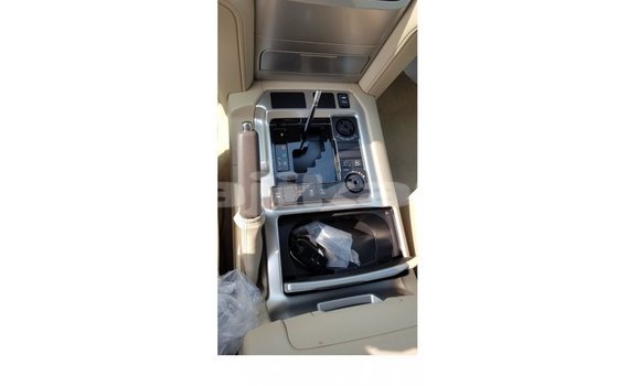 Buy Import Toyota Land Cruiser White Car in Import - Dubai in Dushanbe Buy Import Toyota Land Cruiser White Car in Import - Dubai in Dushanbe
