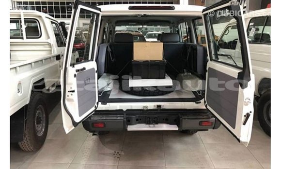 Buy Import Toyota Land Cruiser White Car in Import - Dubai in Dushanbe Buy Import Toyota Land Cruiser White Car in Import - Dubai in Dushanbe