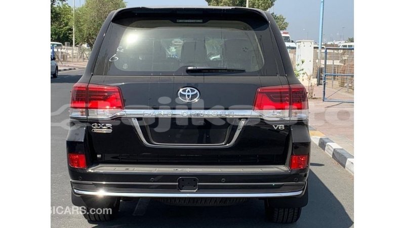 Big with watermark toyota land cruiser dushanbe import dubai 2579