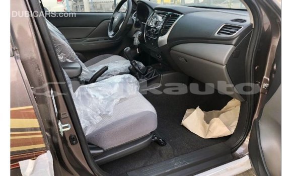 Buy Import Mitsubishi L200 Brown Car in Import - Dubai in Dushanbe Buy Import Mitsubishi L200 Brown Car in Import - Dubai in Dushanbe