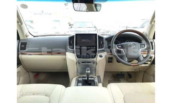 Buy Import Toyota Land Cruiser White Car in Import - Dubai in Dushanbe Buy Import Toyota Land Cruiser White Car in Import - Dubai in Dushanbe
