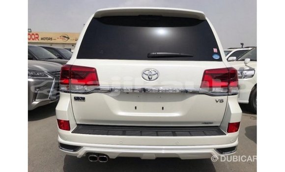 Buy Import Toyota Land Cruiser White Car in Import - Dubai in Dushanbe Buy Import Toyota Land Cruiser White Car in Import - Dubai in Dushanbe