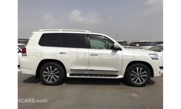 Buy Import Toyota Land Cruiser White Car in Import - Dubai in Dushanbe Buy Import Toyota Land Cruiser White Car in Import - Dubai in Dushanbe