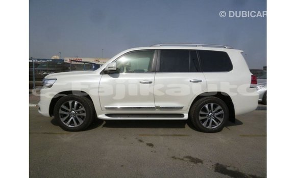 Buy Import Toyota Land Cruiser White Car in Import - Dubai in Dushanbe Buy Import Toyota Land Cruiser White Car in Import - Dubai in Dushanbe