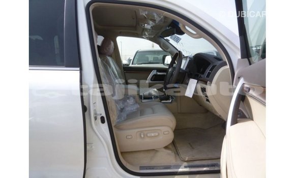 Buy Import Toyota Land Cruiser White Car in Import - Dubai in Dushanbe Buy Import Toyota Land Cruiser White Car in Import - Dubai in Dushanbe